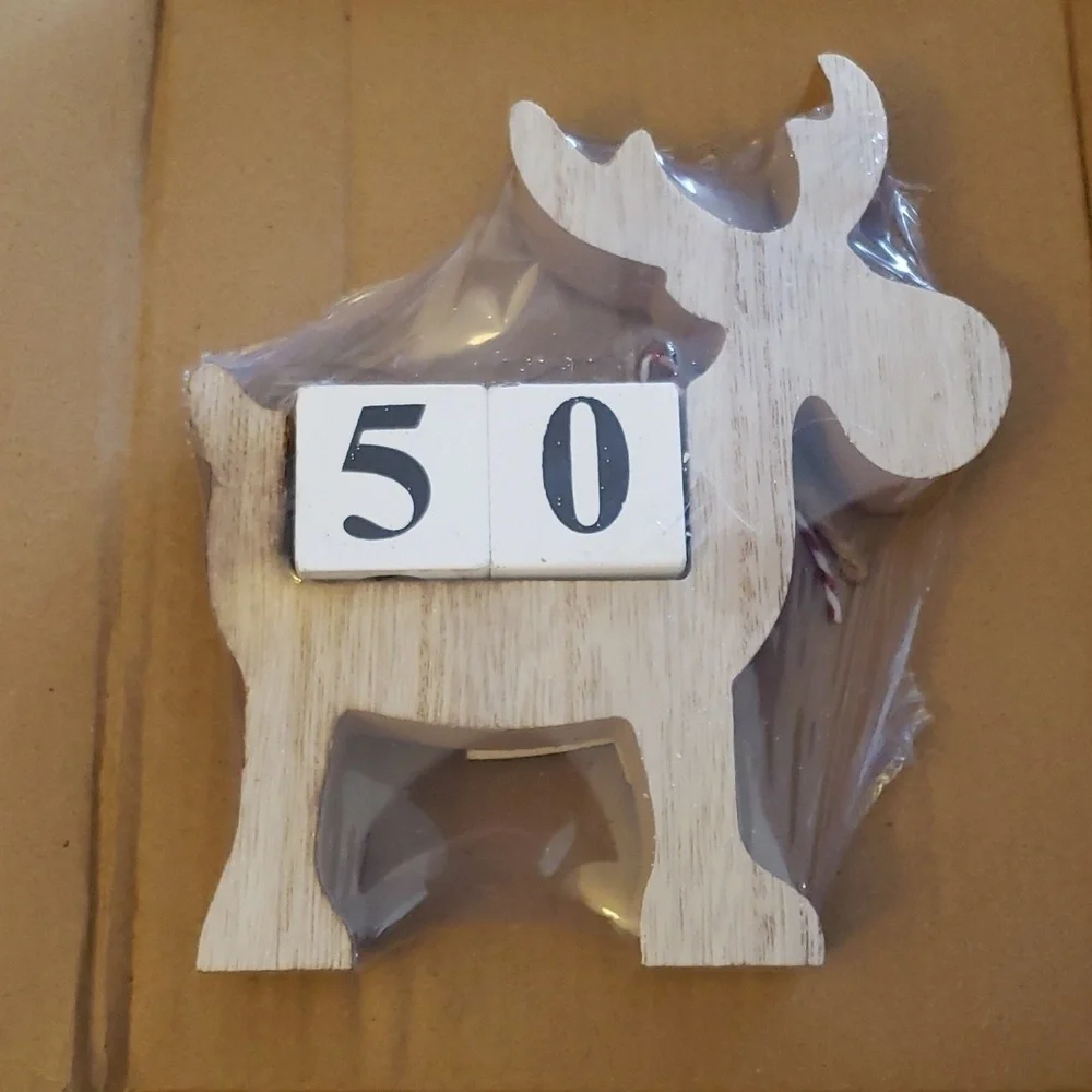 Oyaton Christmas Photo Frame and Reindeer Advent Calendar 2 Piece Set